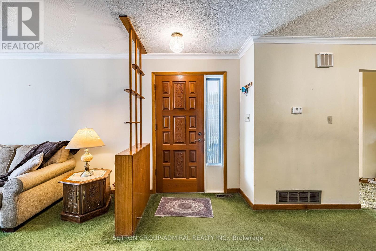 92 REDGRAVE DRIVE, Toronto, Ontario