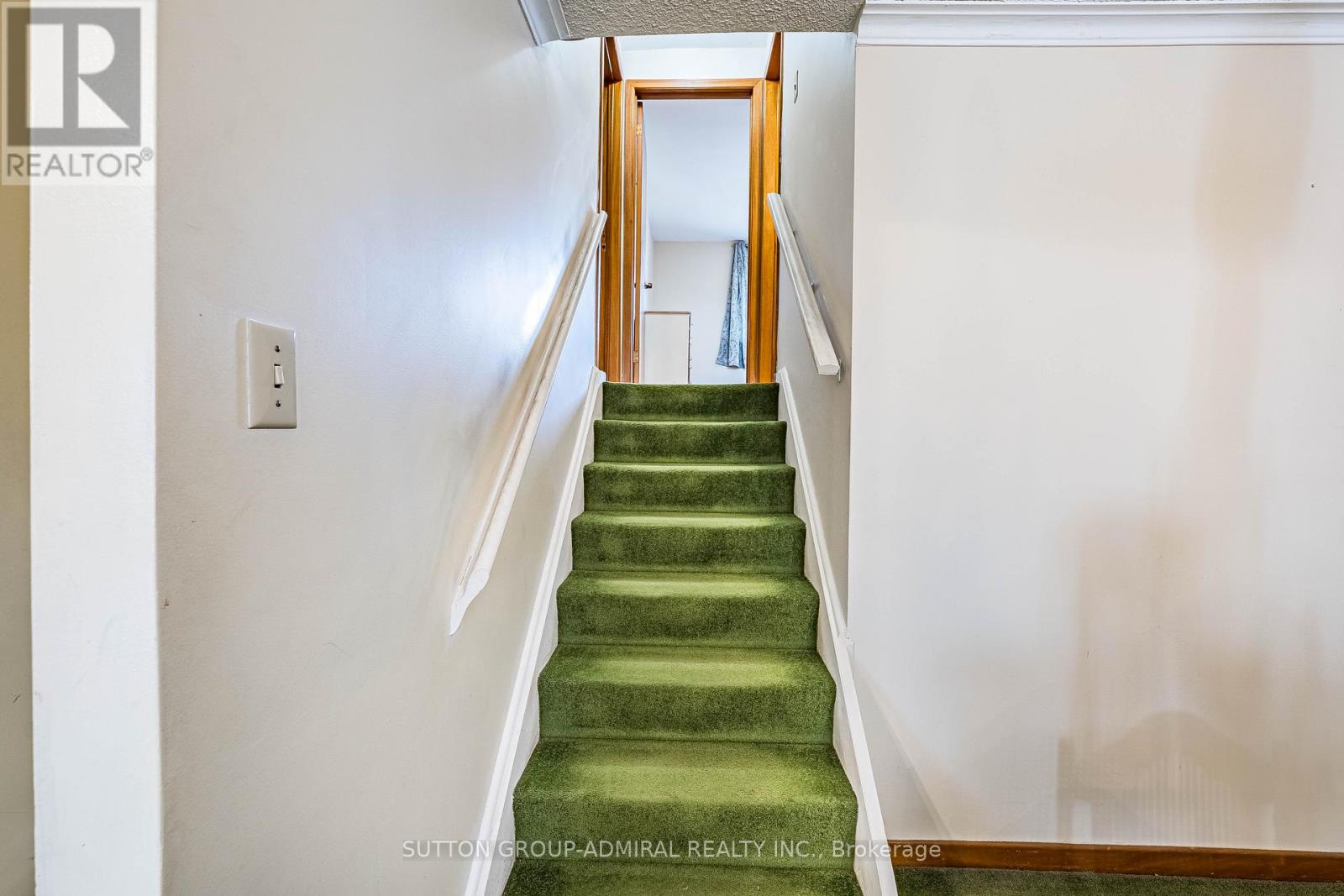 92 Redgrave Drive, Toronto, Ontario  M9R 3V3 - Photo 11 - W12909776