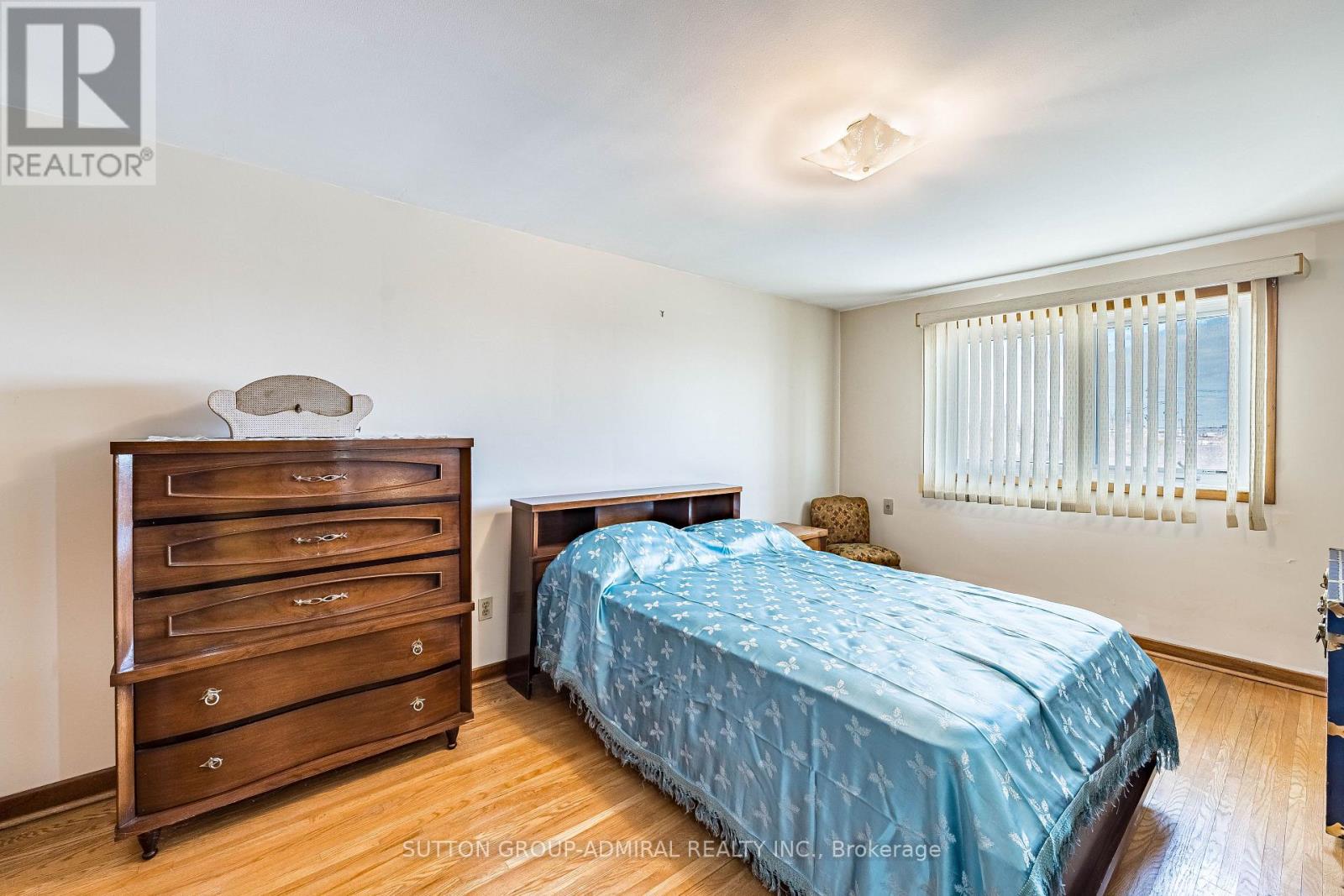 92 Redgrave Drive, Toronto, Ontario  M9R 3V3 - Photo 12 - W12909776