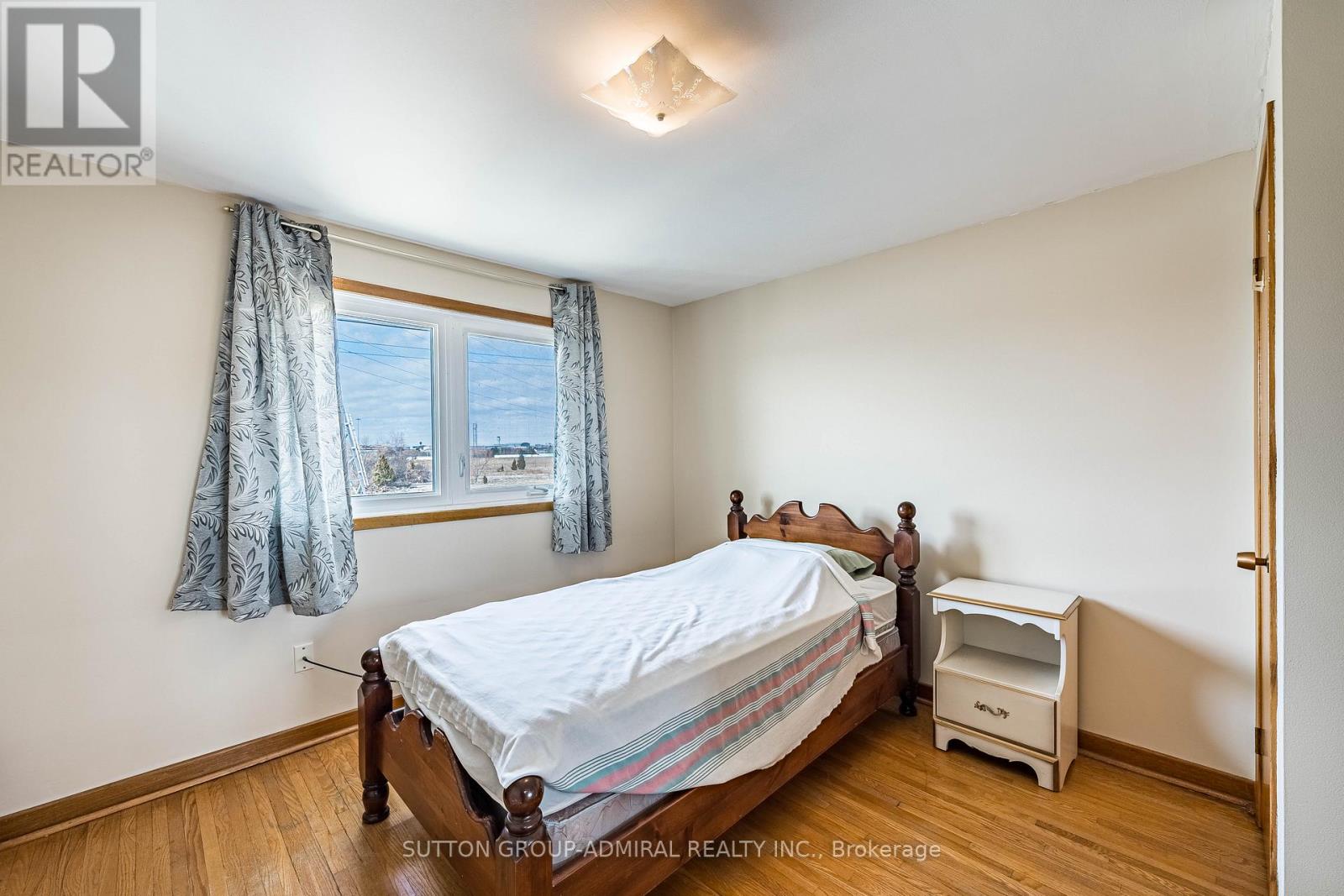 92 Redgrave Drive, Toronto, Ontario  M9R 3V3 - Photo 16 - W12909776