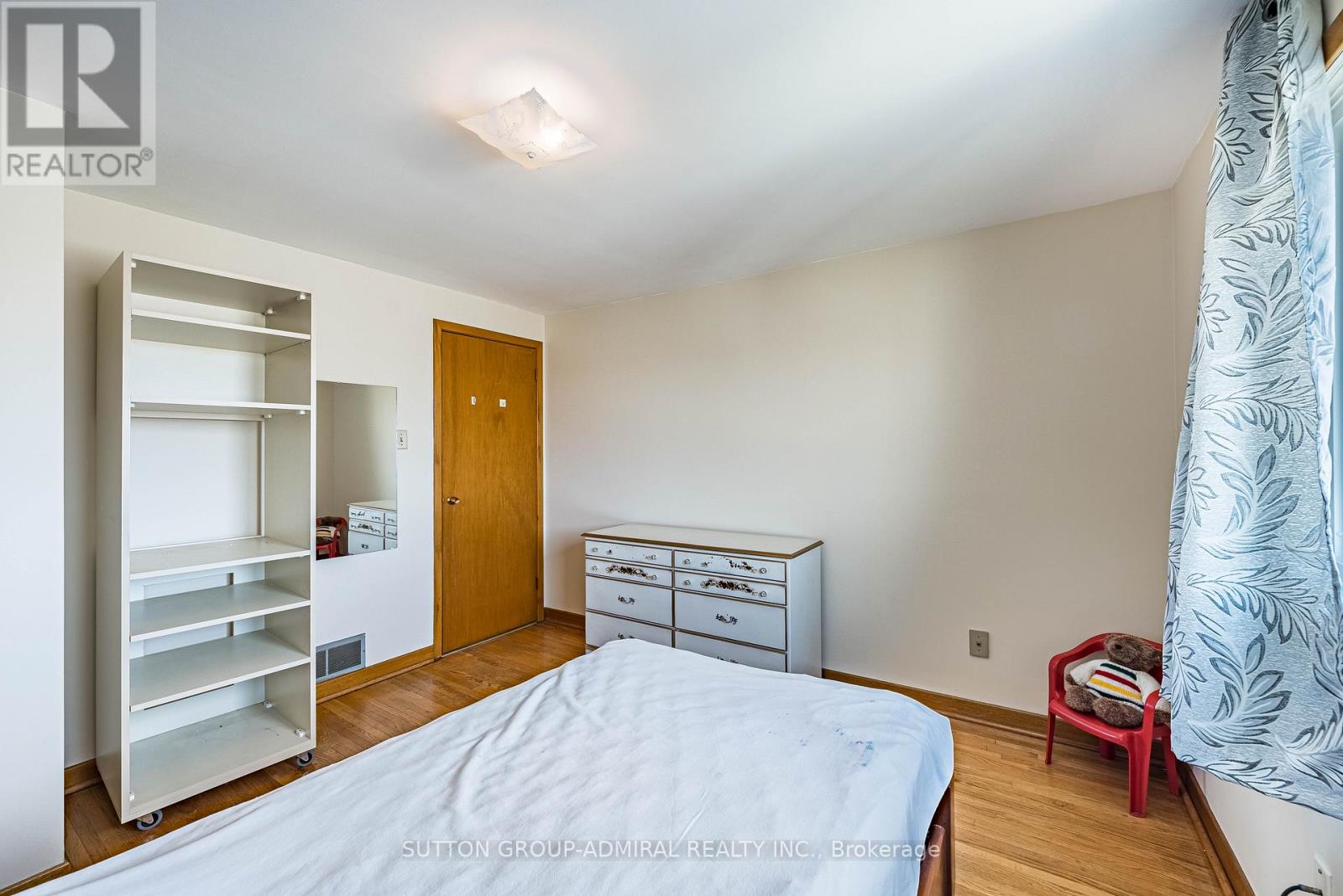 92 Redgrave Drive, Toronto, Ontario  M9R 3V3 - Photo 18 - W12909776