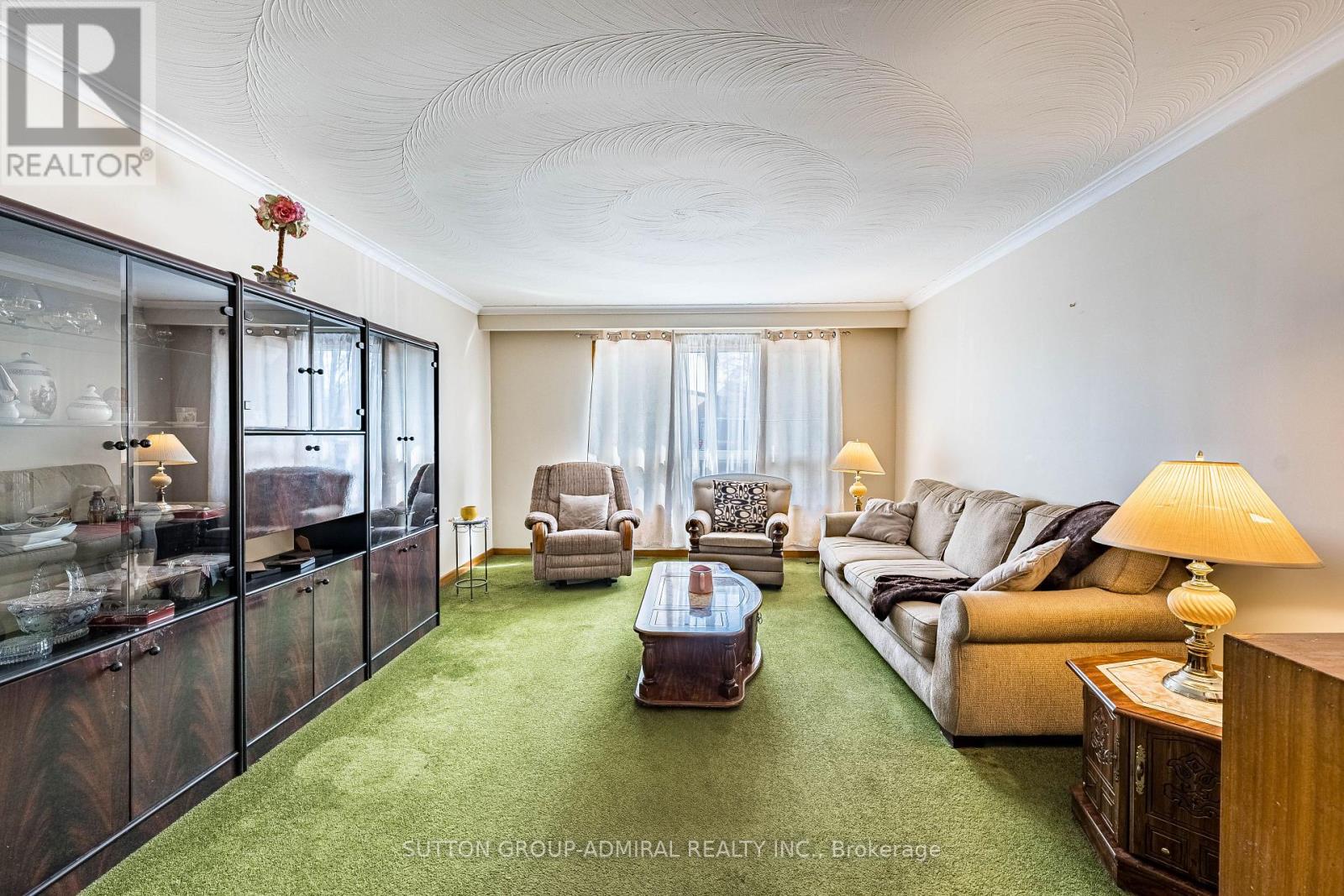 92 Redgrave Drive, Toronto, Ontario  M9R 3V3 - Photo 2 - W12909776