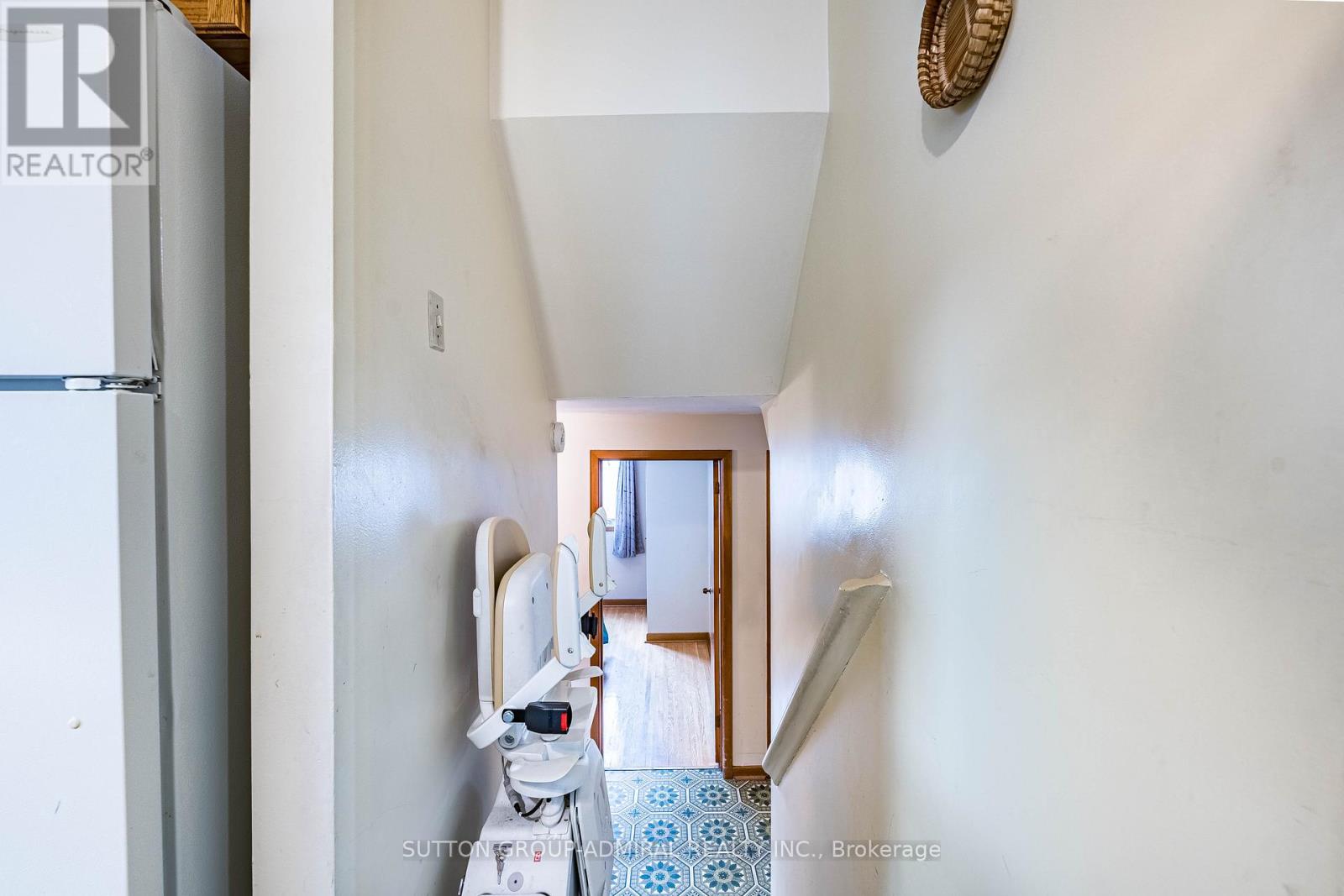 92 Redgrave Drive, Toronto, Ontario  M9R 3V3 - Photo 26 - W12909776