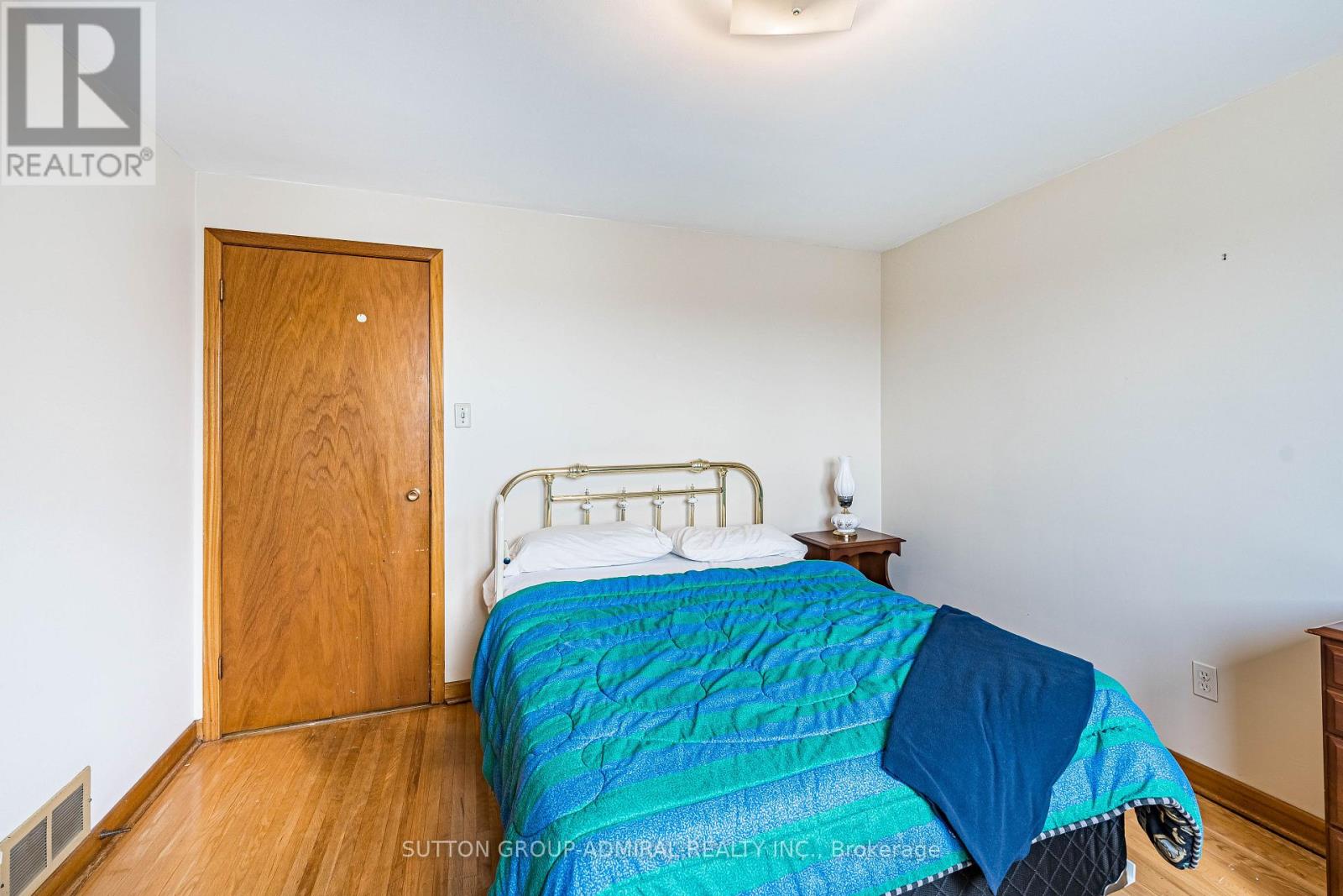 92 Redgrave Drive, Toronto, Ontario  M9R 3V3 - Photo 29 - W12909776