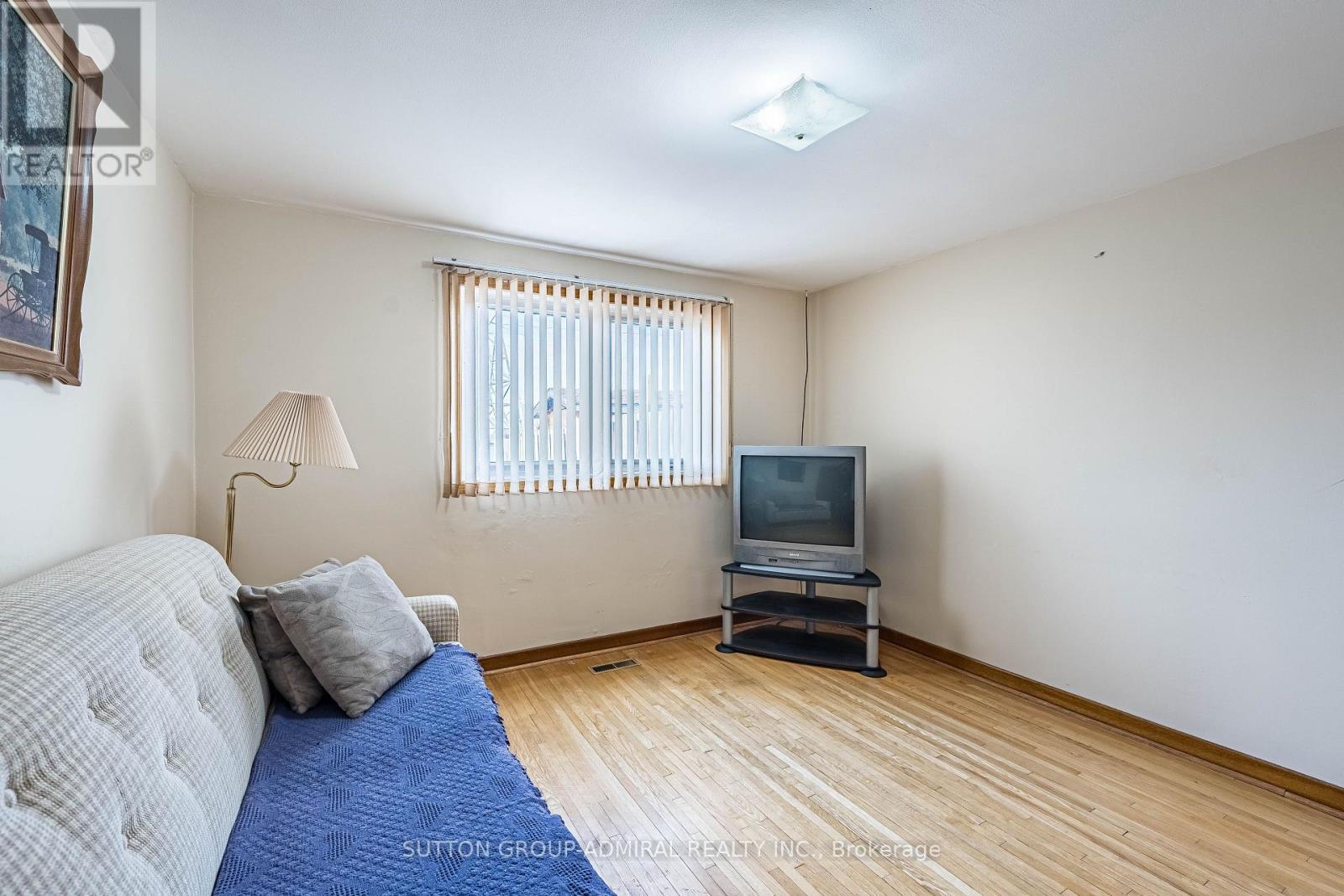 92 Redgrave Drive, Toronto, Ontario  M9R 3V3 - Photo 31 - W12909776