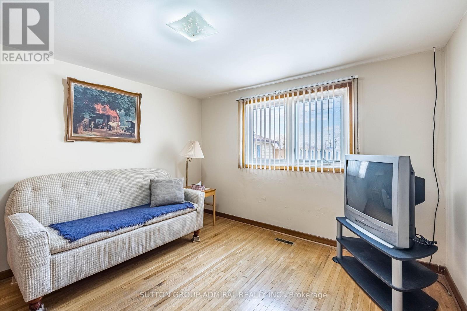 92 Redgrave Drive, Toronto, Ontario  M9R 3V3 - Photo 32 - W12909776