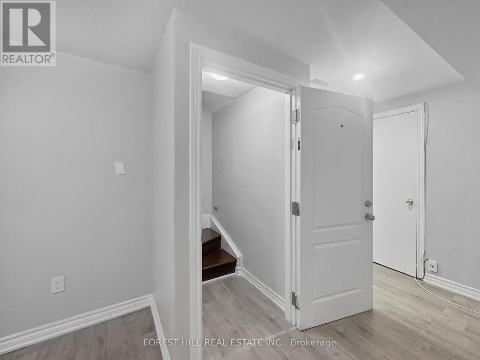 Bsmt - 51 Hadfield Circle, Brampton (Sandringham-Wellington), Ontario  L6R 0N6 - Photo 15 - W12909800