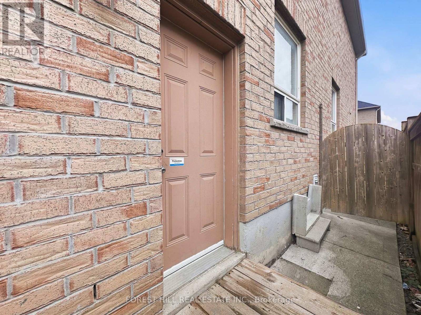 Bsmt - 51 Hadfield Circle, Brampton (Sandringham-Wellington), Ontario  L6R 0N6 - Photo 17 - W12909800