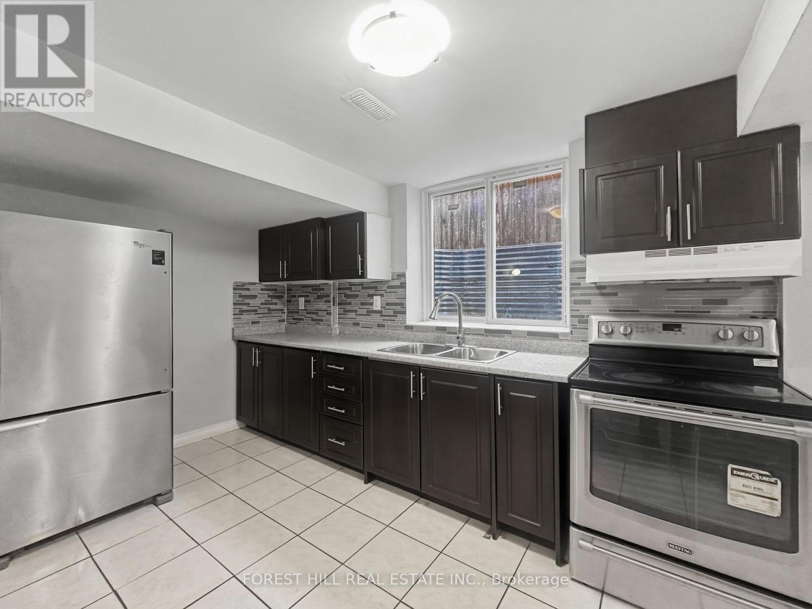 Bsmt - 51 Hadfield Circle, Brampton (Sandringham-Wellington), Ontario  L6R 0N6 - Photo 3 - W12909800