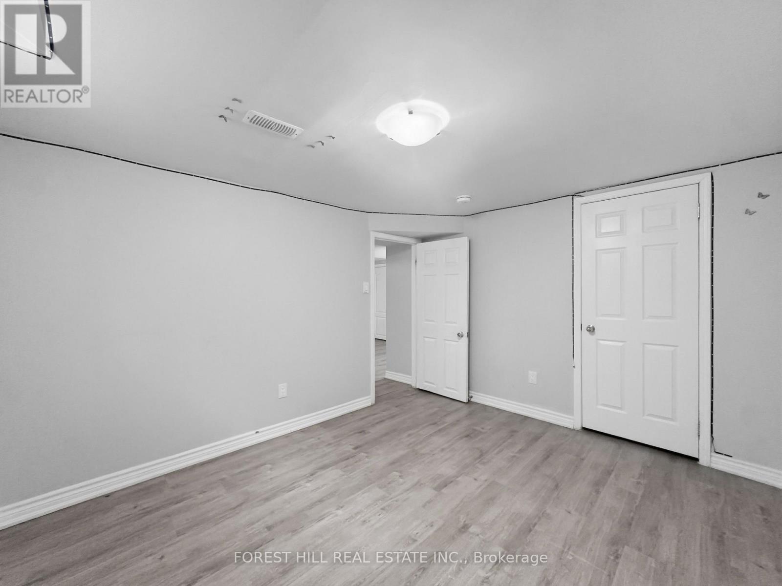 Bsmt - 51 Hadfield Circle, Brampton (Sandringham-Wellington), Ontario  L6R 0N6 - Photo 6 - W12909800