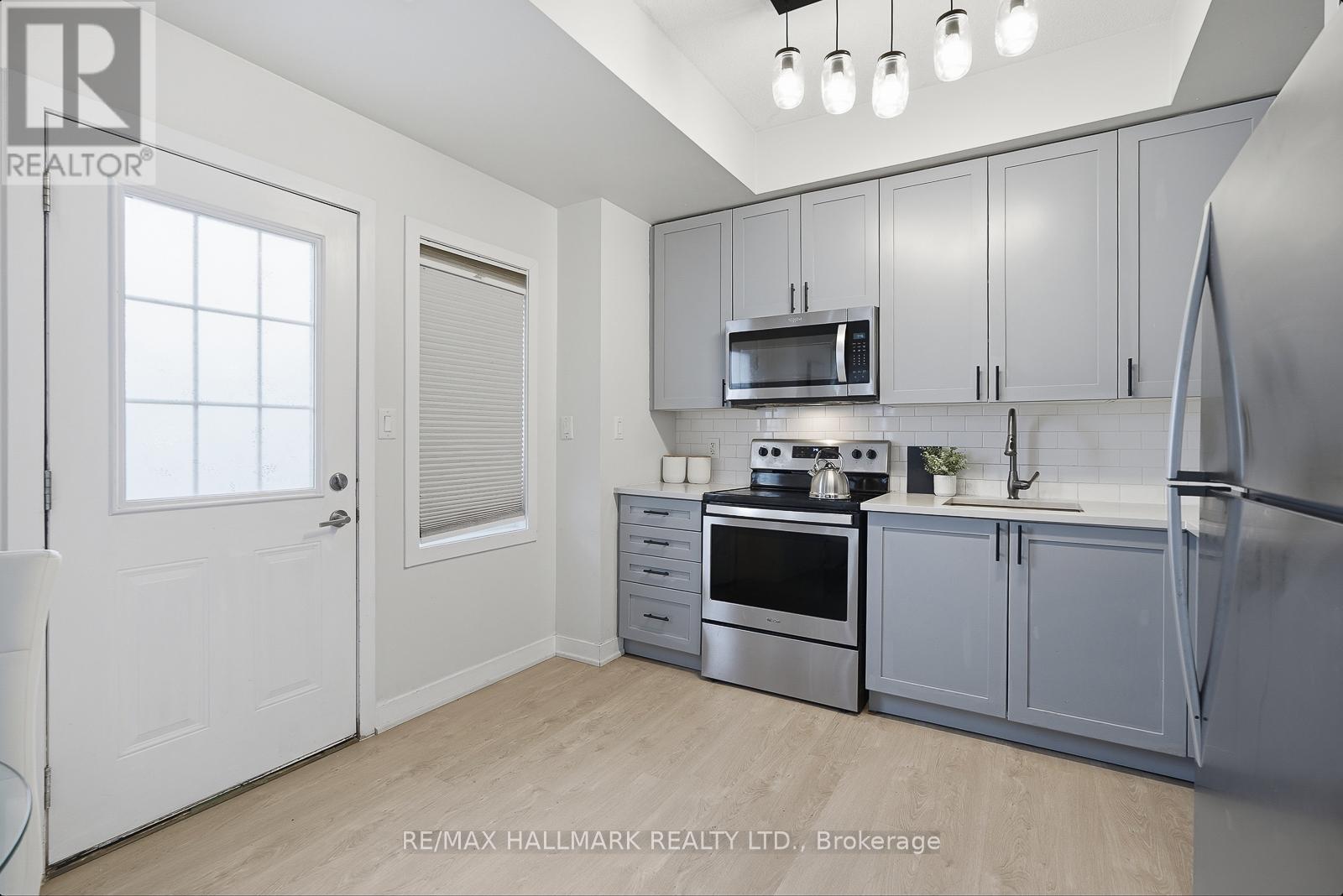 2 - 9 Forbes Avenue, Toronto, Ontario  M6M 0B5 - Photo 3 - W12909804