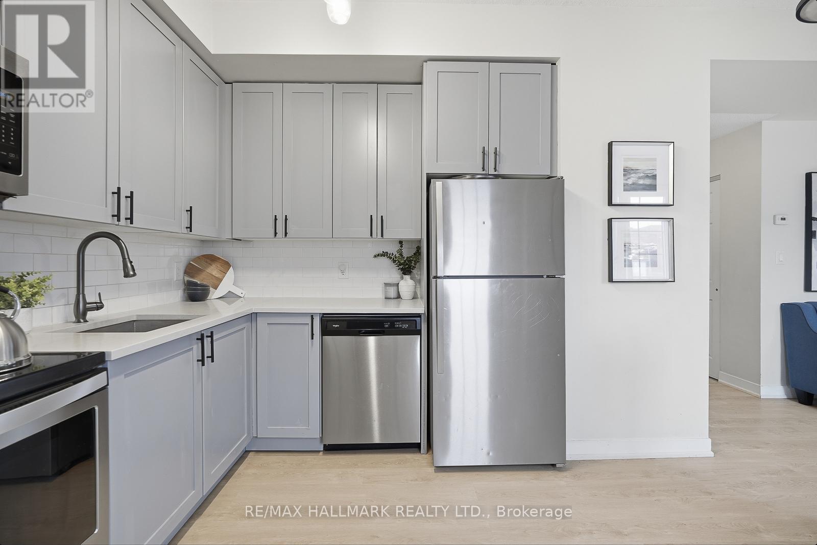 2 - 9 Forbes Avenue, Toronto, Ontario  M6M 0B5 - Photo 5 - W12909804