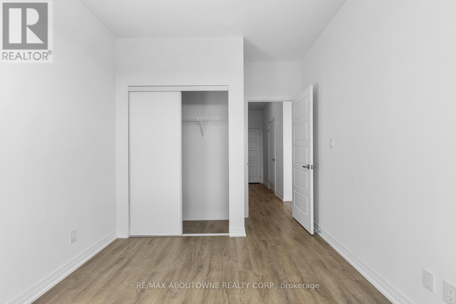 403 - 3285 Carding Mill Trail, Oakville, Ontario  L6M 1S1 - Photo 8 - W12909808