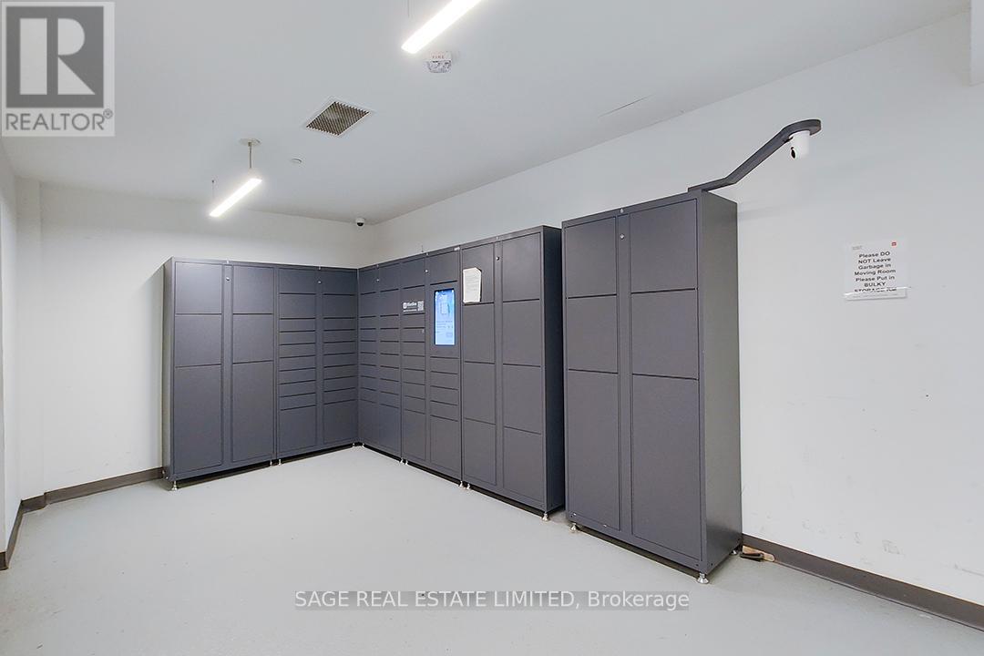 422 - 1787 St Clair Avenue W, Toronto (Weston-Pellam Park), Ontario  M6N 0B7 - Photo 27 - W12909824