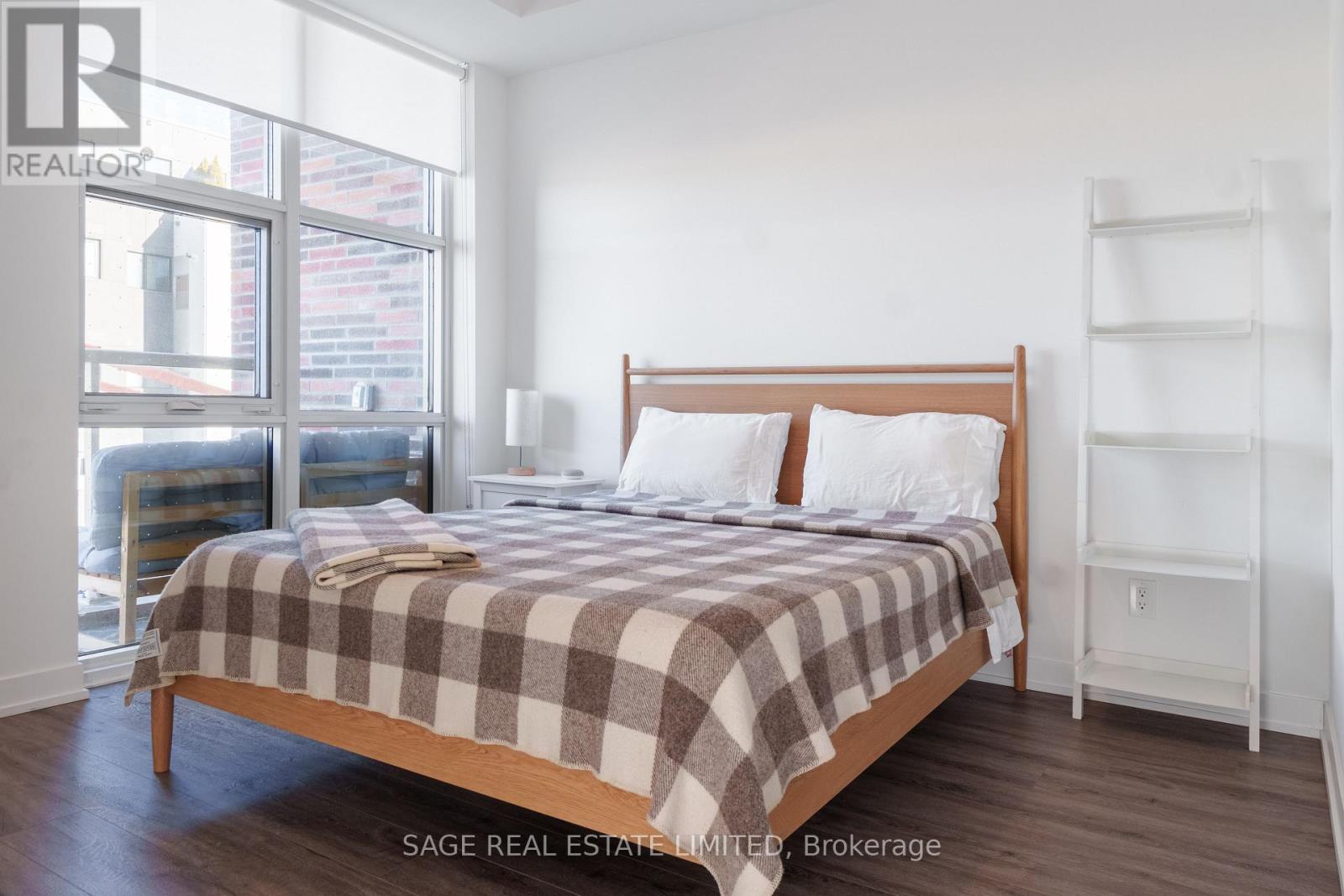 422 - 1787 St Clair Avenue W, Toronto (Weston-Pellam Park), Ontario  M6N 0B7 - Photo 8 - W12909824