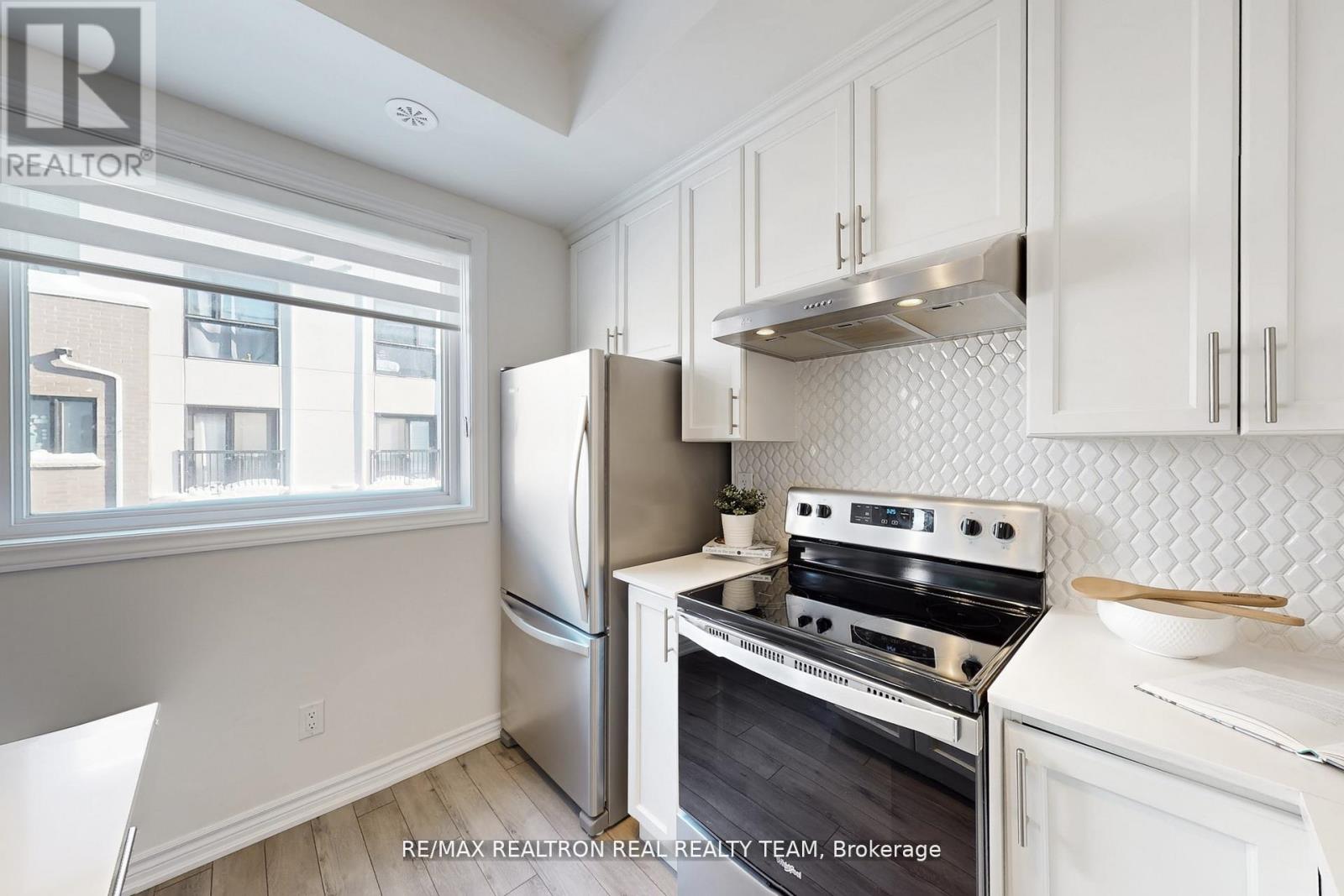 338 - 349 Wheat Boom Drive, Oakville, Ontario  L6H 7X5 - Photo 11 - W12909834