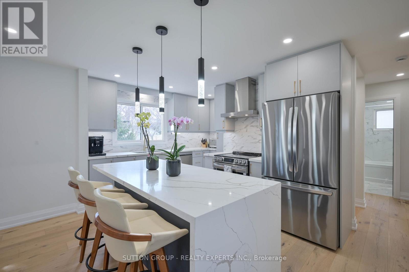 1484 Moss Glen Road, Burlington, Ontario  L7P 2C3 - Photo 10 - W12909884