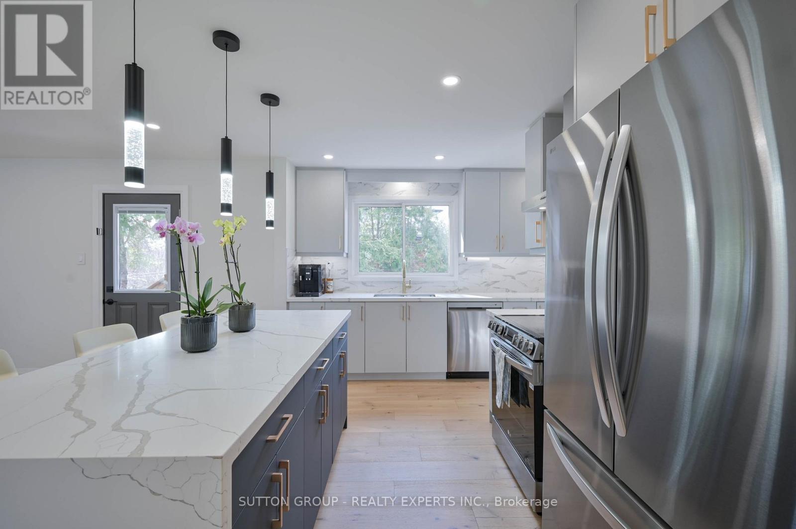 1484 Moss Glen Road, Burlington, Ontario  L7P 2C3 - Photo 12 - W12909884