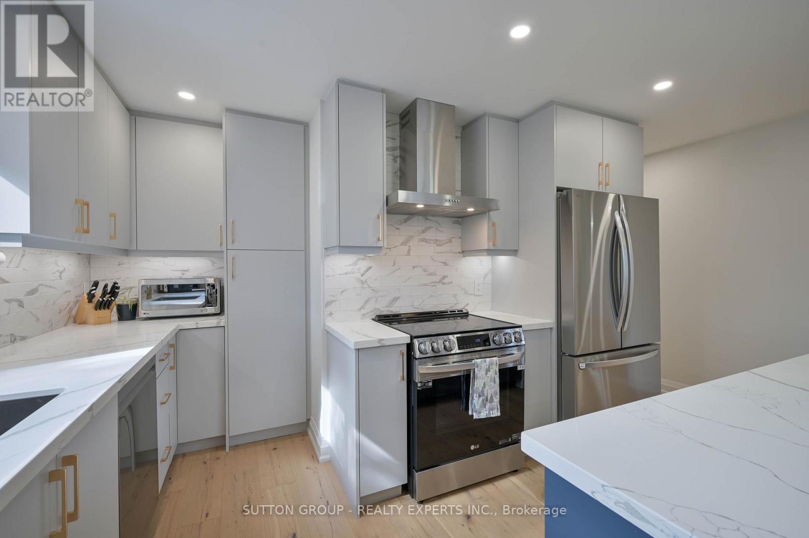 1484 Moss Glen Road, Burlington, Ontario  L7P 2C3 - Photo 14 - W12909884