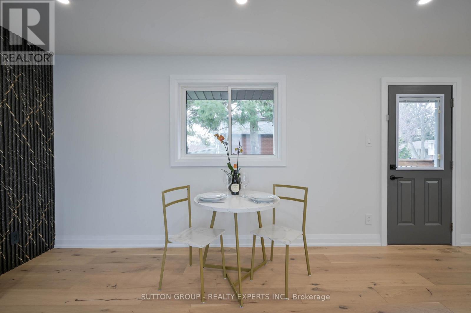 1484 Moss Glen Road, Burlington, Ontario  L7P 2C3 - Photo 15 - W12909884