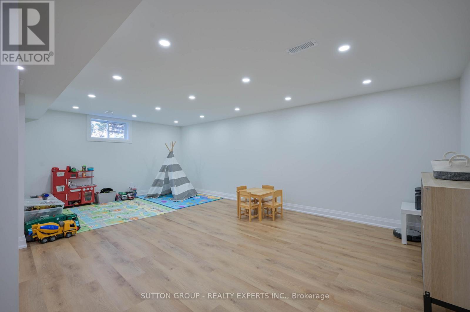 1484 Moss Glen Road, Burlington, Ontario  L7P 2C3 - Photo 27 - W12909884