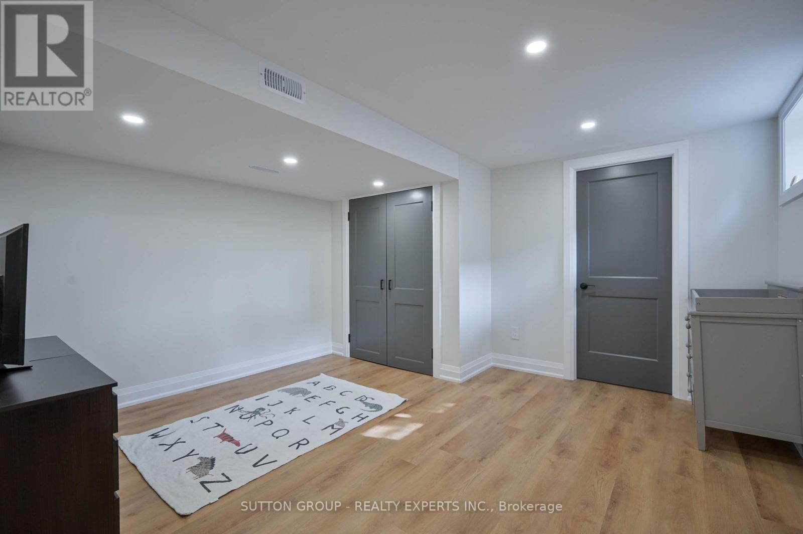 1484 Moss Glen Road, Burlington, Ontario  L7P 2C3 - Photo 31 - W12909884