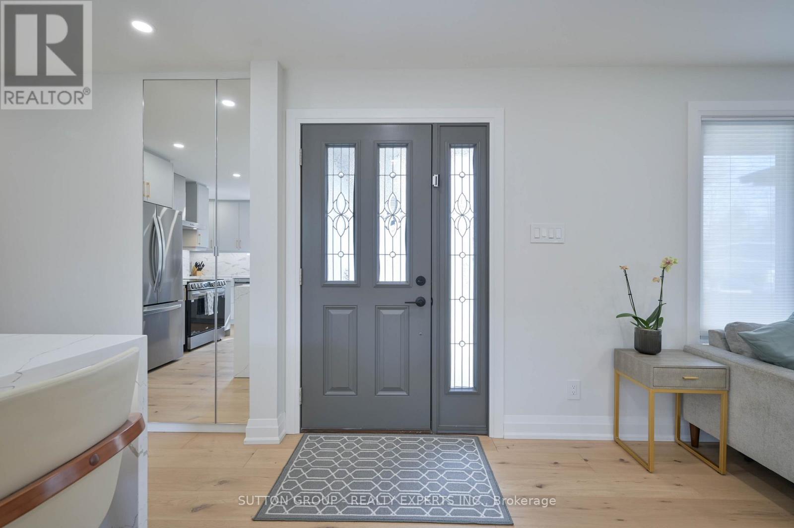 1484 Moss Glen Road, Burlington, Ontario  L7P 2C3 - Photo 8 - W12909884