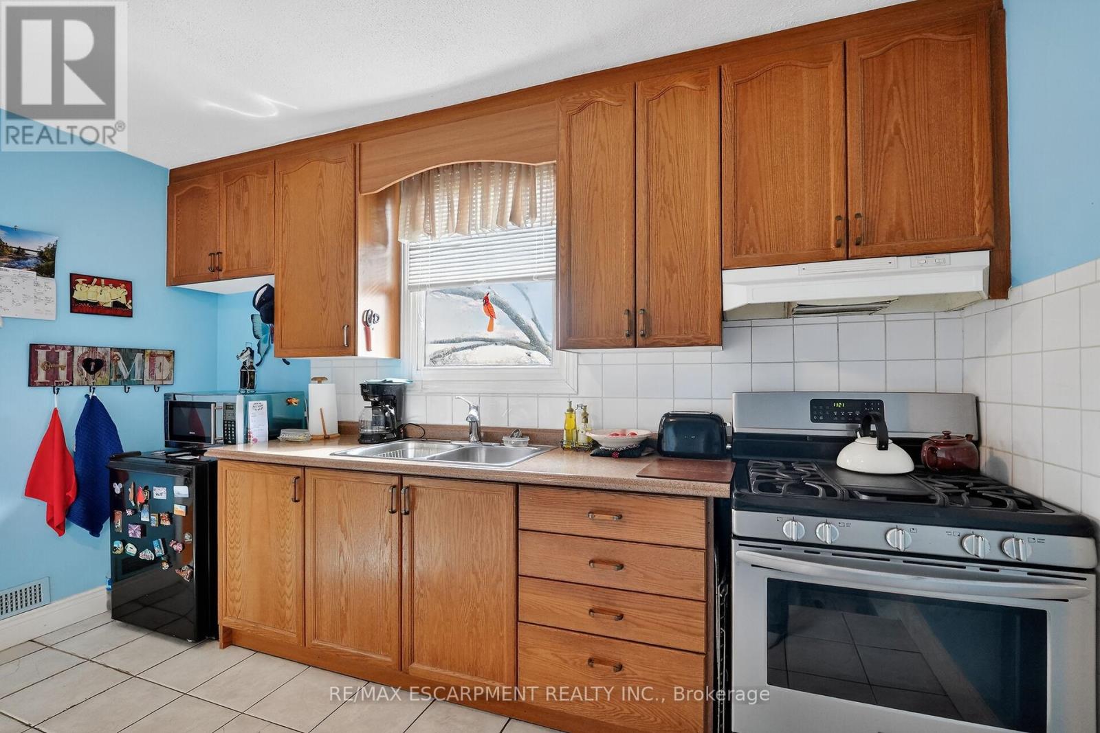 172 Ridge Street, Hamilton, Ontario  L9A 2X5 - Photo 11 - X12909576