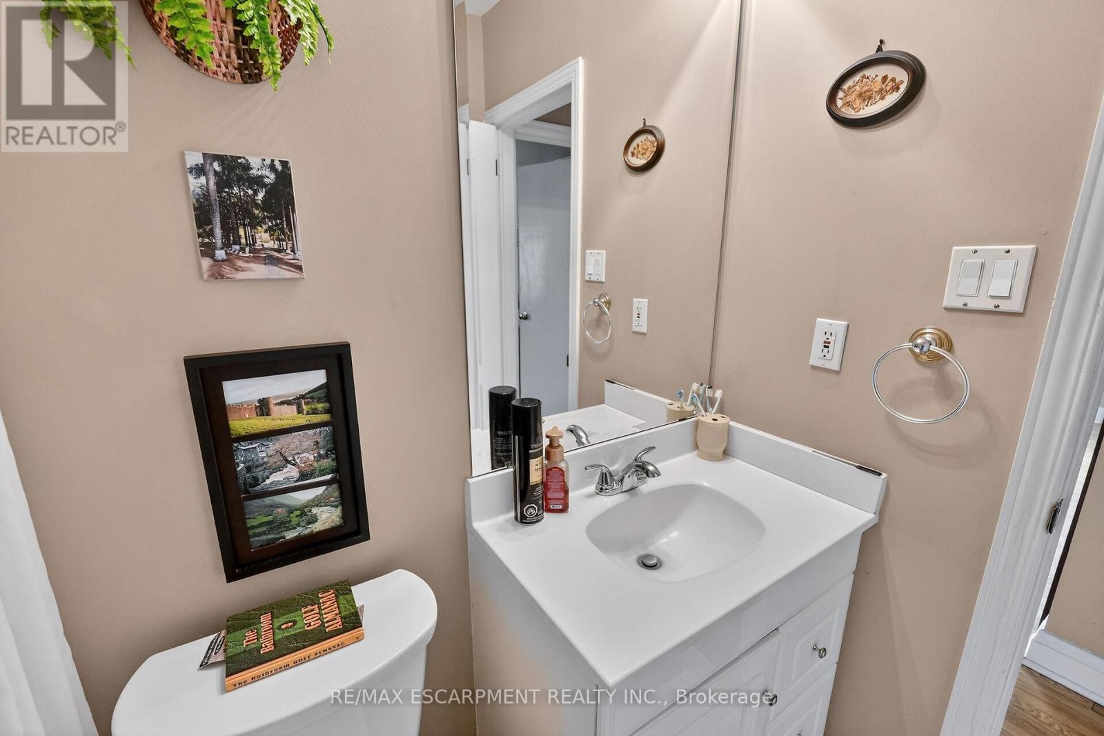 172 Ridge Street, Hamilton, Ontario  L9A 2X5 - Photo 17 - X12909576