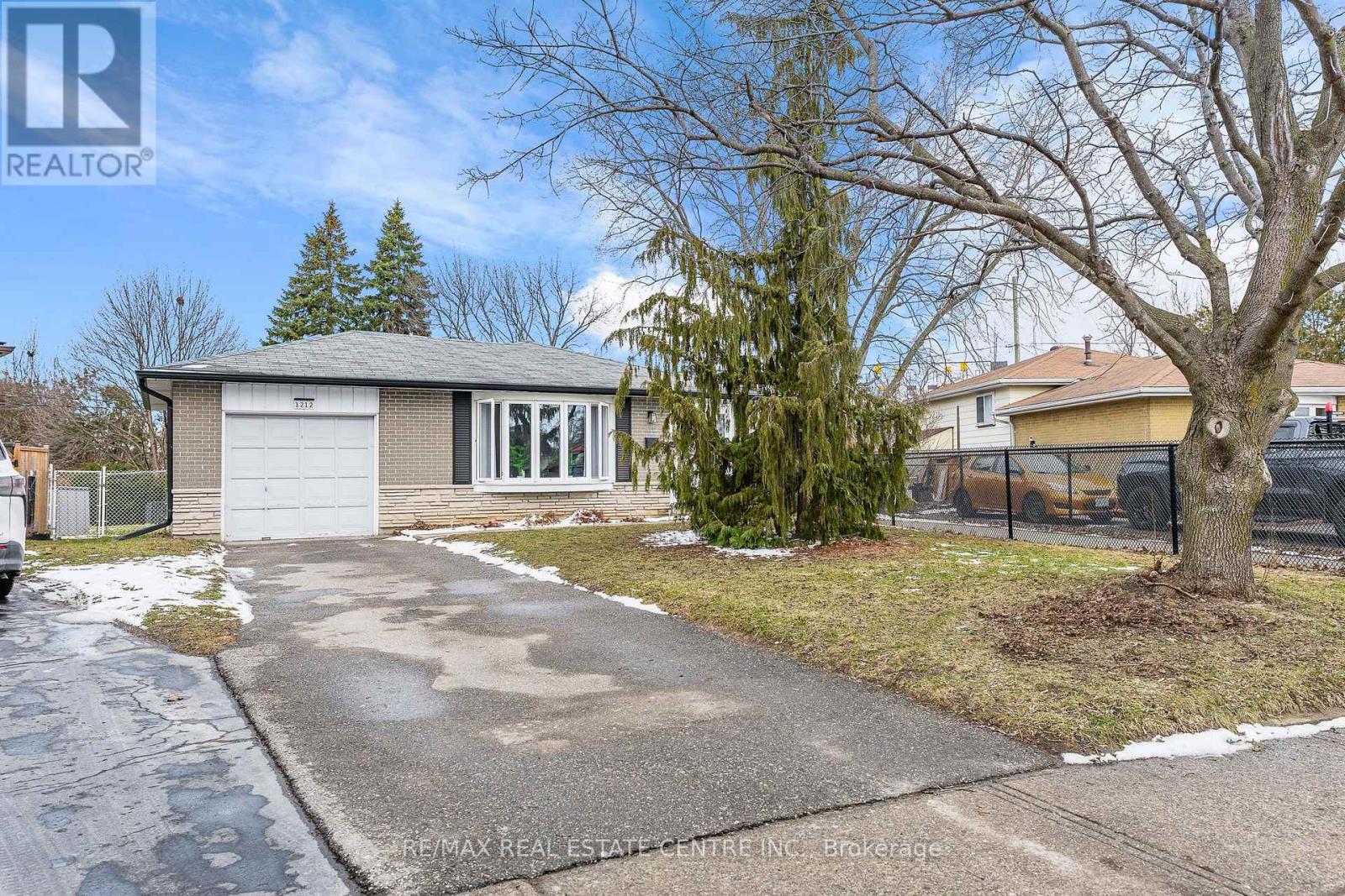 1212 Mary Avenue, Cambridge, Ontario  N3H 4N7 - Photo 3 - X12909844