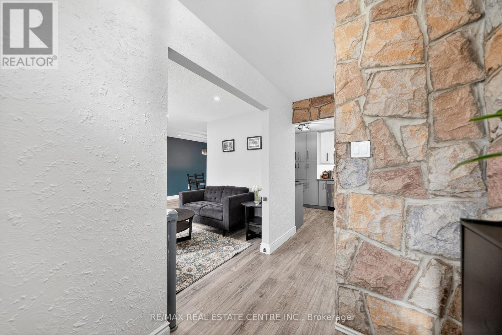 1212 Mary Avenue, Cambridge, Ontario  N3H 4N7 - Photo 5 - X12909844