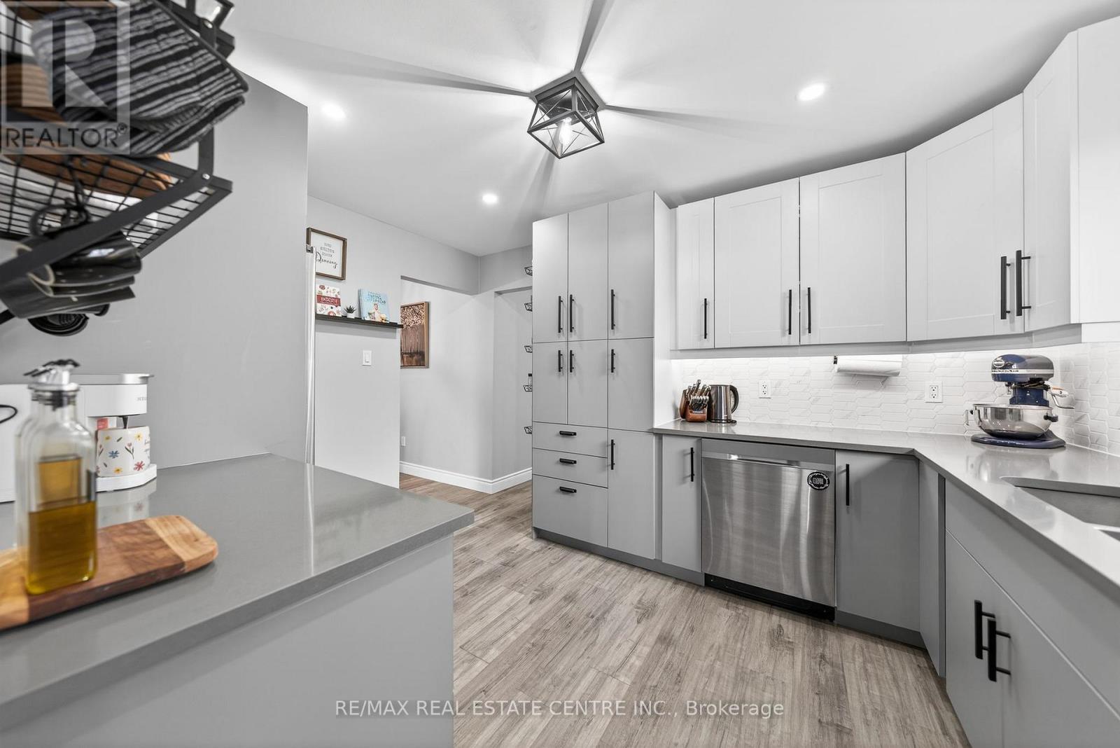 1212 Mary Avenue, Cambridge, Ontario  N3H 4N7 - Photo 9 - X12909844