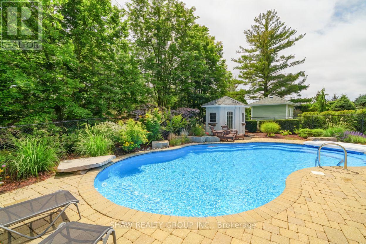 24 Cottonwood Crescent, Cambridge, Ontario  N1T 2A7 - Photo 2 - X12909910