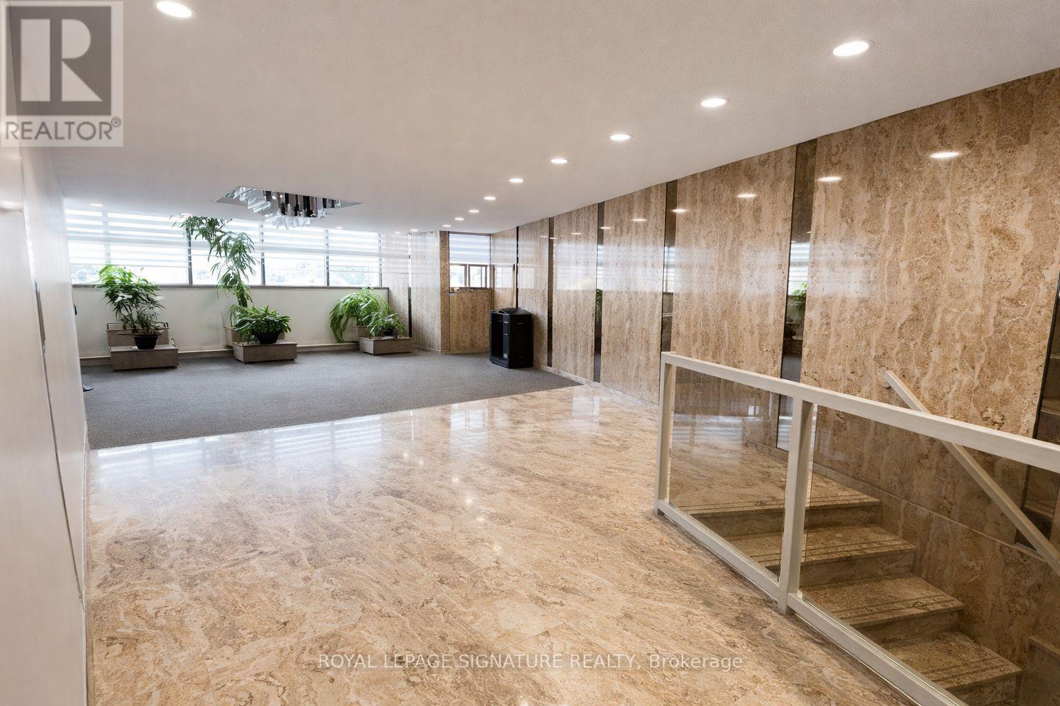 705 - 11 Wincott Drive, Toronto, Ontario  M9R 2R9 - Photo 4 - W12909644