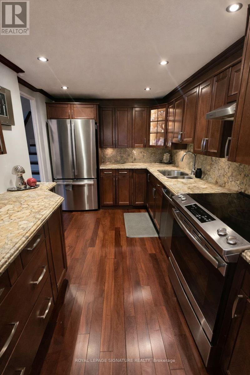 705 - 11 Wincott Drive, Toronto, Ontario  M9R 2R9 - Photo 9 - W12909644