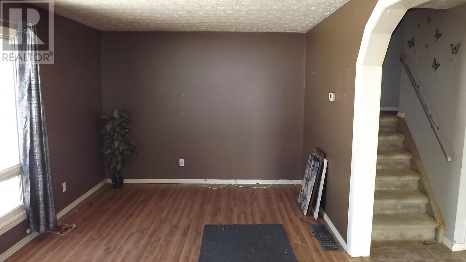 16 Hergott Ave, Elliot Lake, Ontario  P5A 3A8 - Photo 4 - SM260497