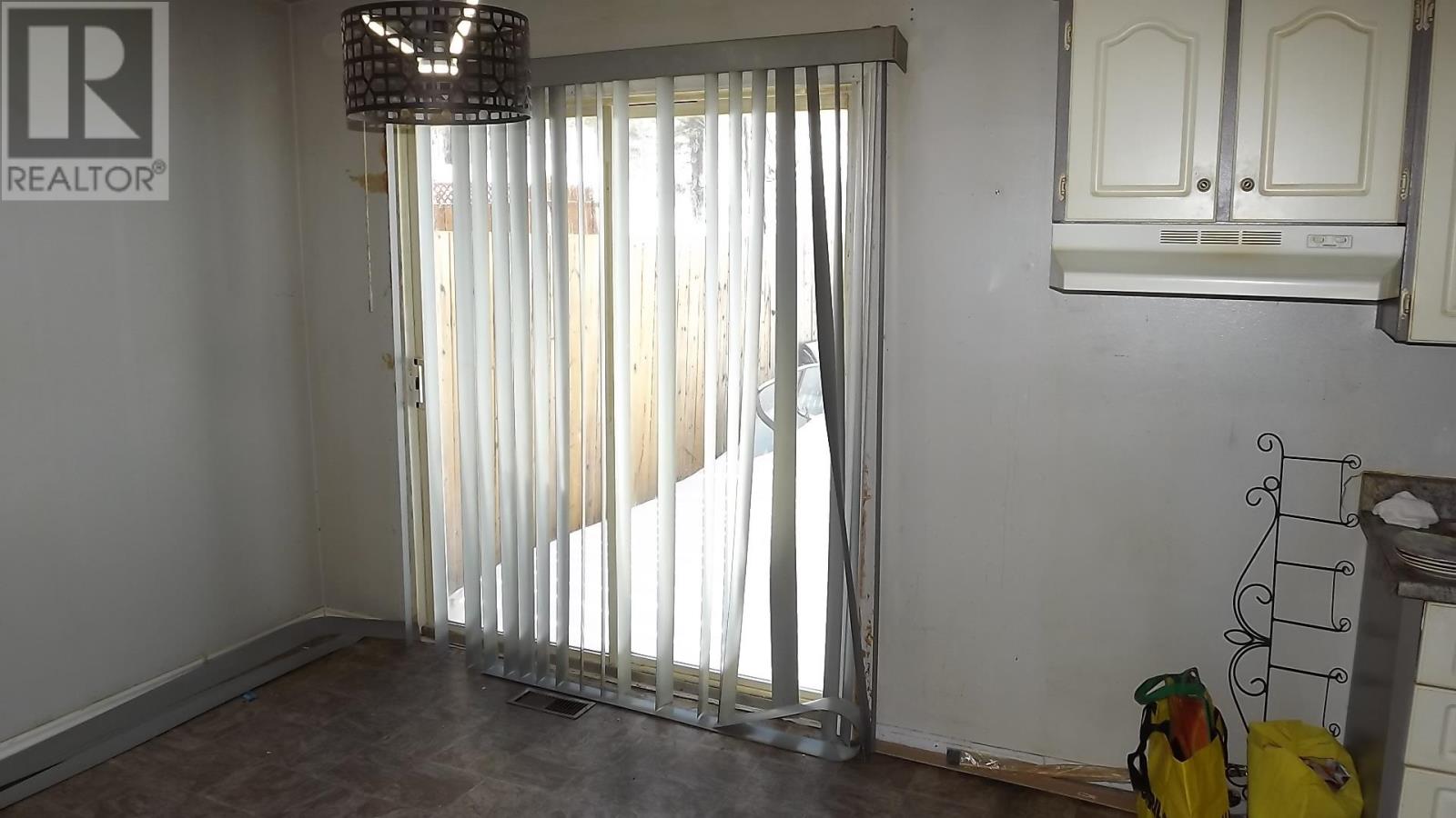 16 Hergott Ave, Elliot Lake, Ontario  P5A 3A8 - Photo 6 - SM260497