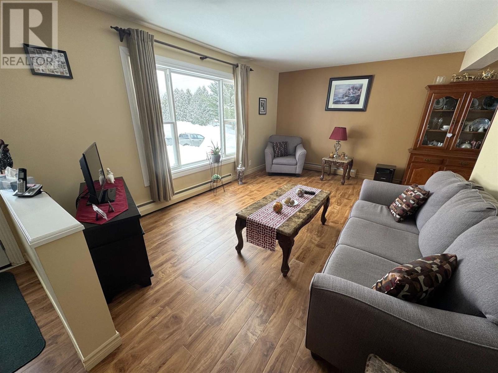 70 Roman Ave, Elliot Lake, Ontario  P5A 1S1 - Photo 5 - SM260515