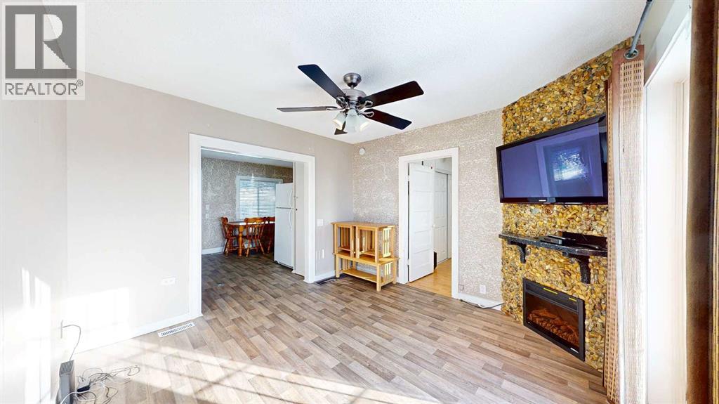 8 Railway Avenue E, Schuler, Alberta  T0J 3B0 - Photo 10 - A2274402