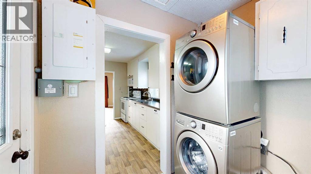 8 Railway Avenue E, Schuler, Alberta  T0J 3B0 - Photo 9 - A2274402