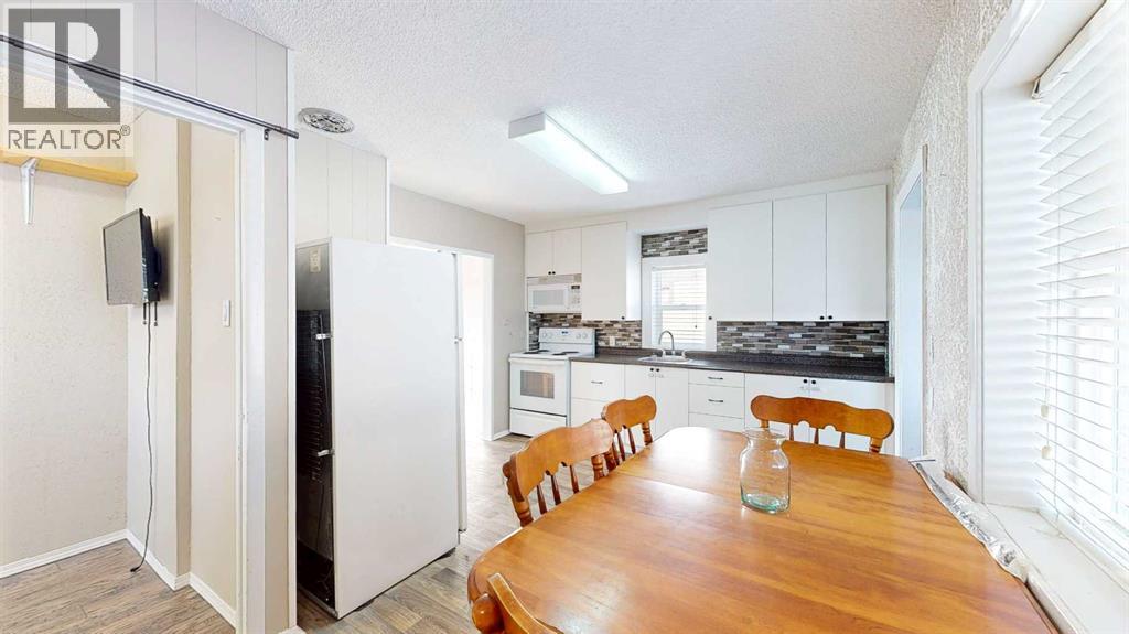 8 Railway Avenue E, Schuler, Alberta  T0J 3B0 - Photo 27 - A2274402