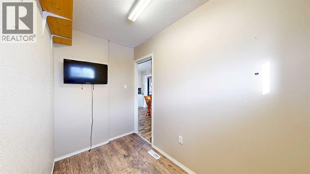 8 Railway Avenue E, Schuler, Alberta  T0J 3B0 - Photo 30 - A2274402