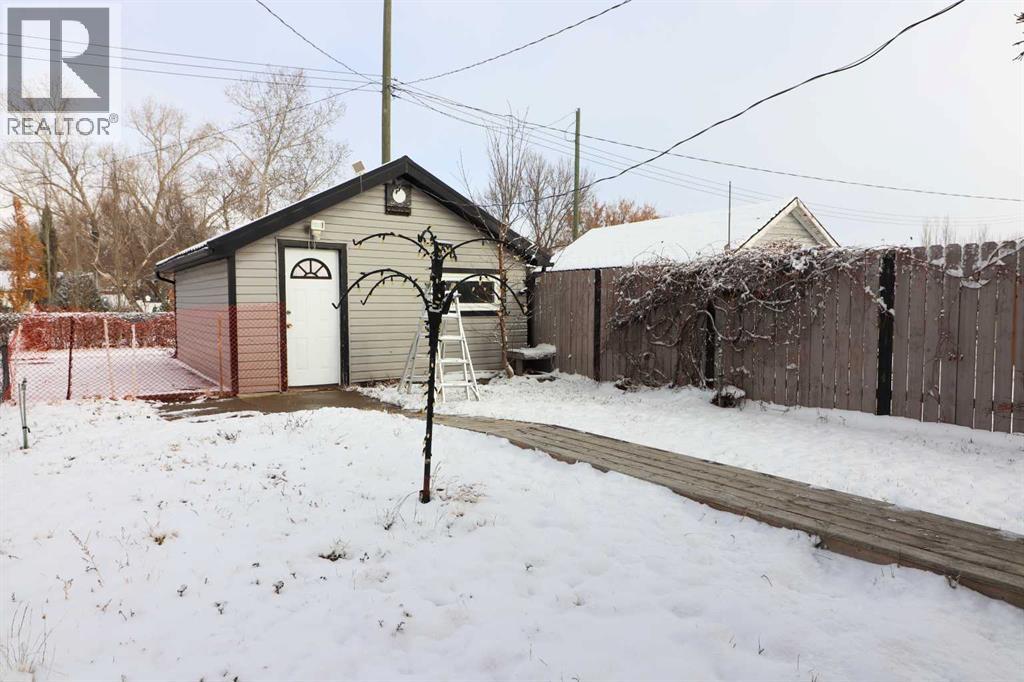 8 Railway Avenue E, Schuler, Alberta  T0J 3B0 - Photo 7 - A2274402