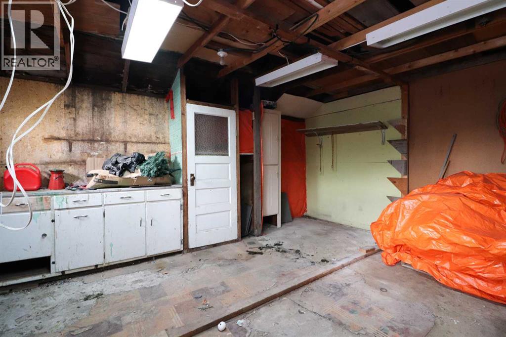 8 Railway Avenue E, Schuler, Alberta  T0J 3B0 - Photo 40 - A2274402