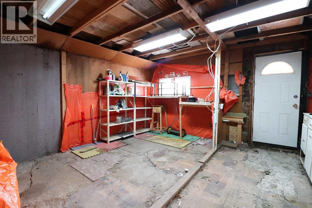 8 Railway Avenue E, Schuler, Alberta  T0J 3B0 - Photo 38 - A2274402