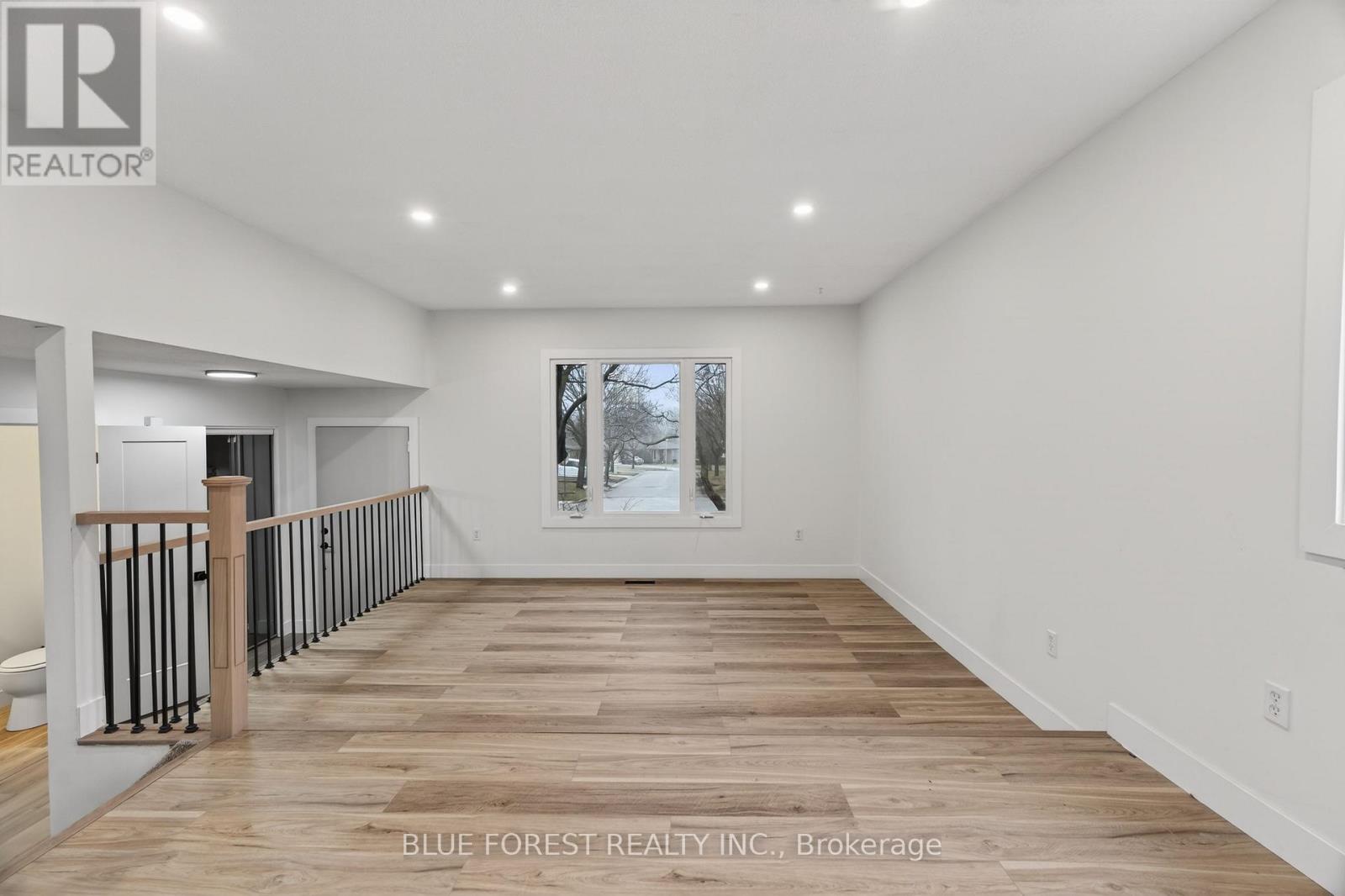 1858 Aldersbrook Road, London North, Ontario  N6G 3N4 - Photo 3 - X12909944