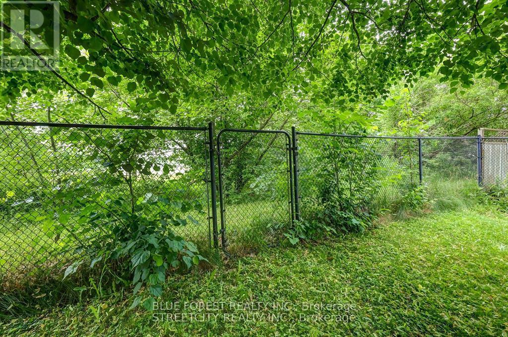 1858 Aldersbrook Road, London North, Ontario  N6G 3N4 - Photo 34 - X12909944