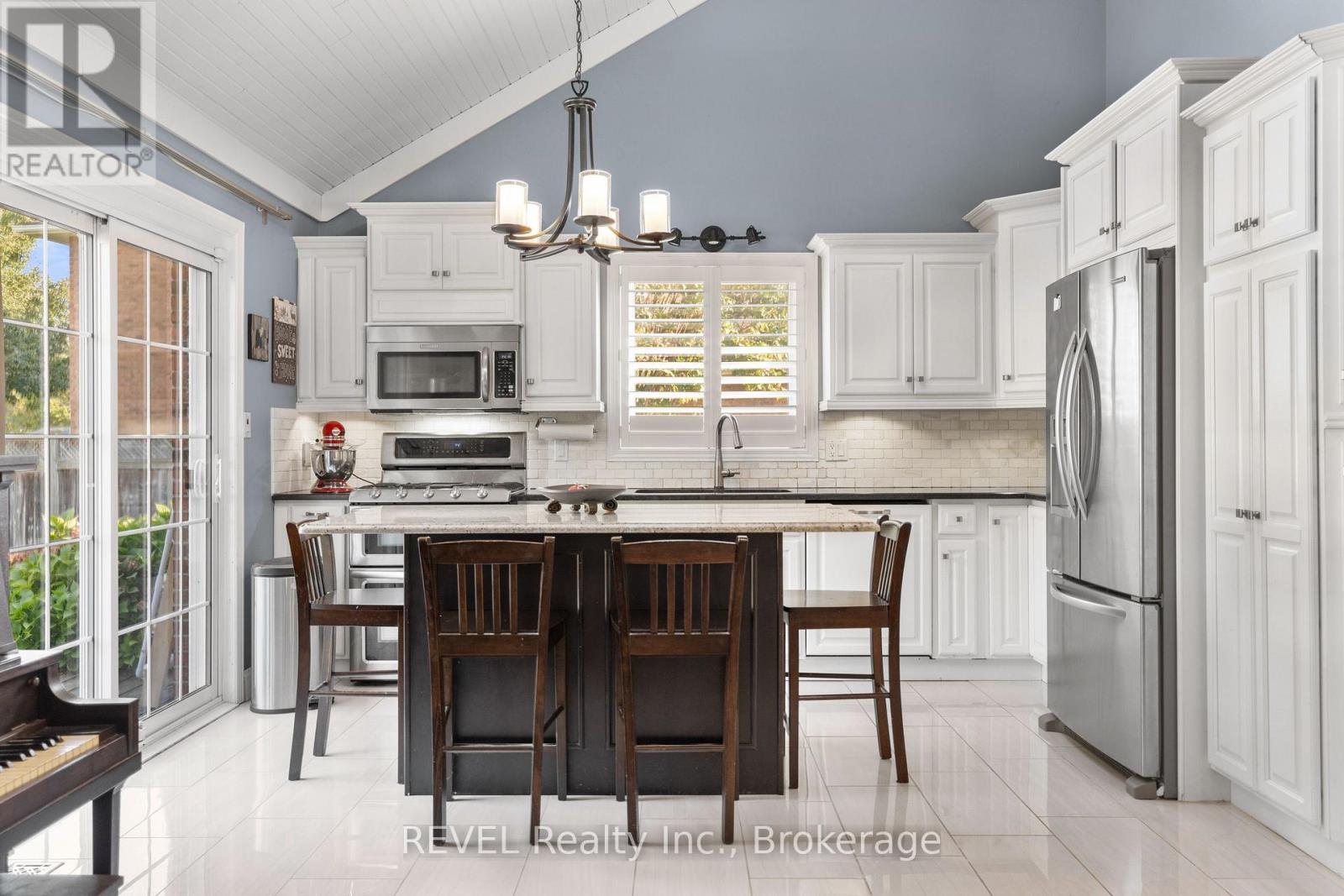 1 Spartan Court, St. Catharines (Martindale Pond), Ontario  L2N 7M5 - Photo 12 - X12910052