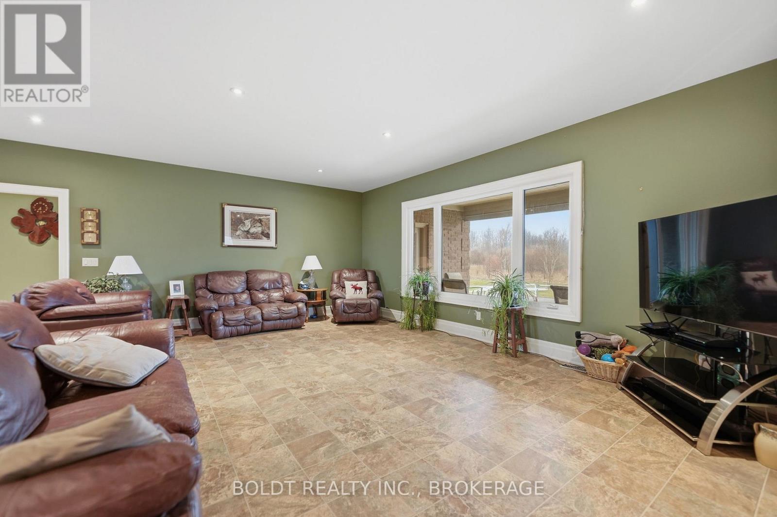 4720 College Road, Fort Erie (Mulgrave), Ontario  L0S 1S0 - Photo 9 - X12910068