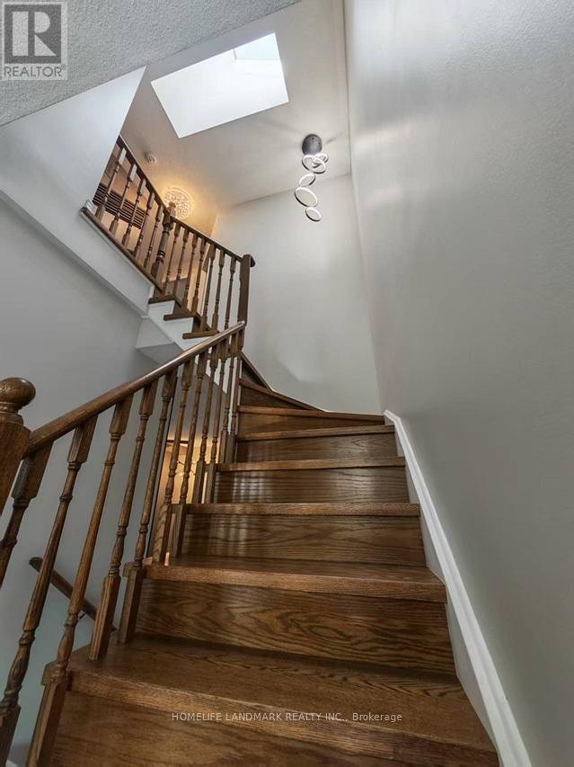 33 Guildpark Pathway, Toronto, Ontario  M1J 3P1 - Photo 7 - E12903862